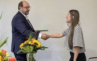 Von der Geflüchteten-Beratung bis zum Betreuungsverein: Julia Krause sagt Tschüss Julia Krause ist nach Stationen in vielen Fachbereichen und Angebote des SkF verabschiedet worden.