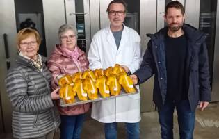 kfd St. Antonius und Hövelmann spendieren den Kindern der Tafel eine Nikolaus-Überraschung In der „Tafel Recklinghausen“ bekommen alle Kinder in diesen Tagen wieder ein besonderes...
