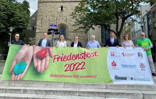 Großes Friedensfest steigt auf dem Kirchplatz in der Altstadt Ein deutliches Zeichen für Versöhnung in der Welt wollen die Initiator:innen des Friedensfestes...