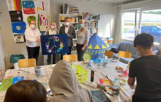 Weltkindertag: Bürgermeister Christoph Tesche besucht kreativen Nachwuchs in der Unterkunft an der Lise-Meitner-Straße Bürgermeister Christoph Tesche hat am Weltkindertag (Dienstag, 20. September) das Kreativangebot...