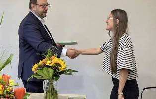 Von der Geflüchteten-Beratung bis zum Betreuungsverein: Julia Krause sagt Tschüss Julia Krause ist nach Stationen in vielen Fachbereichen und Angebote des SkF verabschiedet worden.